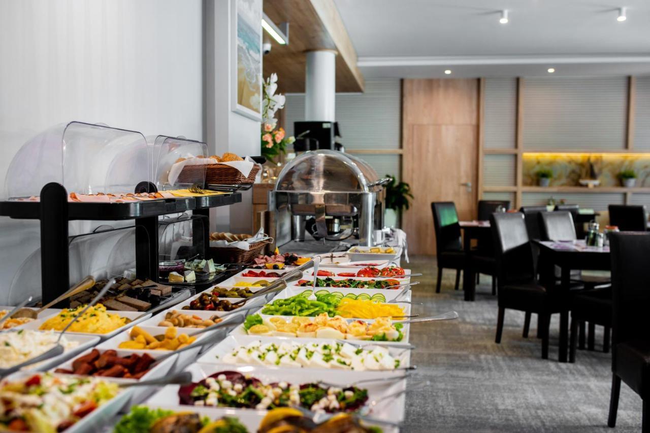 Hotel Nadmorski 莱鲍 外观 照片